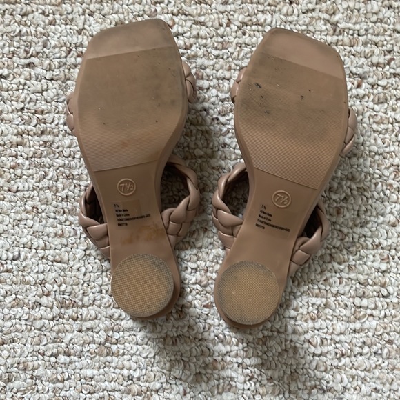 Sandal - Picture 4 of 4